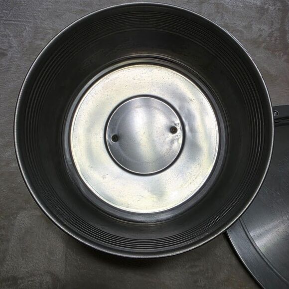 Regal Quality Aluminum Regal Ware Inc Cake Pie Carrier w/Working Locks USA Made - Picture 8 of 13